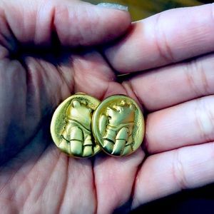 Winnie the Pooh earring vintage